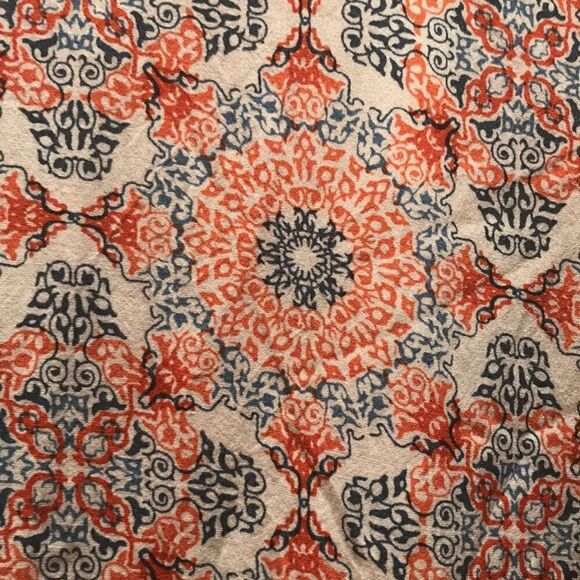 (5/$25) Lucy & Laurel 3/4 length sleeve top - Picture 2 of 4